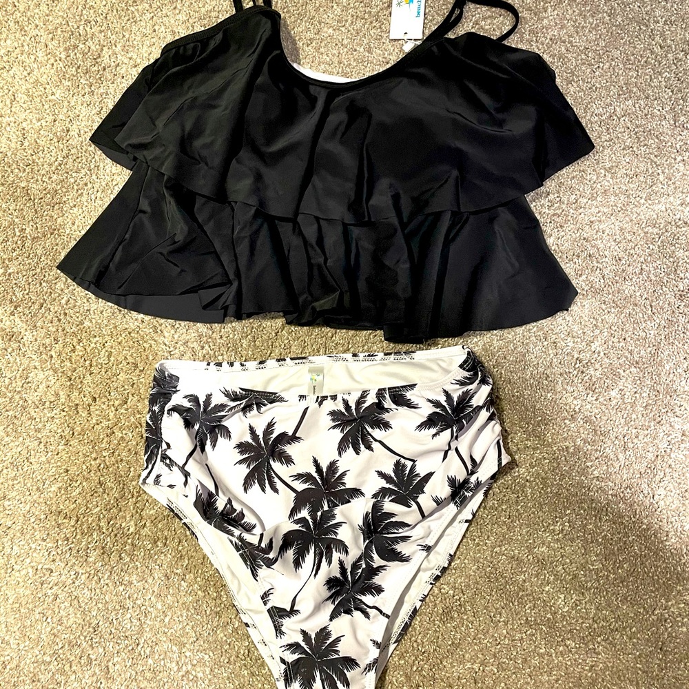 Beachsissi 2-piece bathing suit.